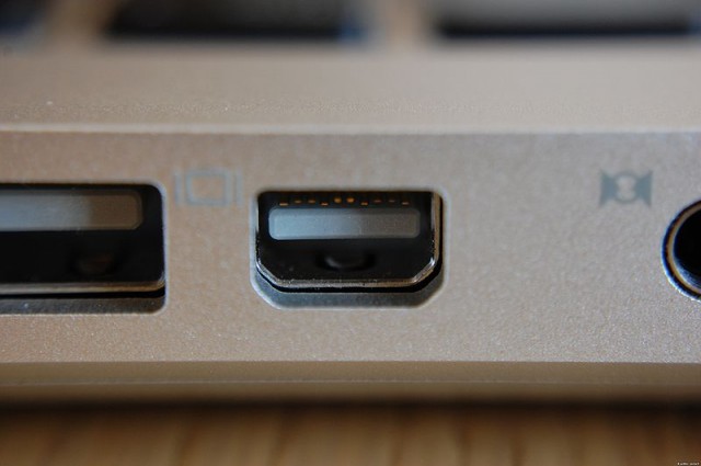 macbook pro early 2011 13 inch connect to external monitor
